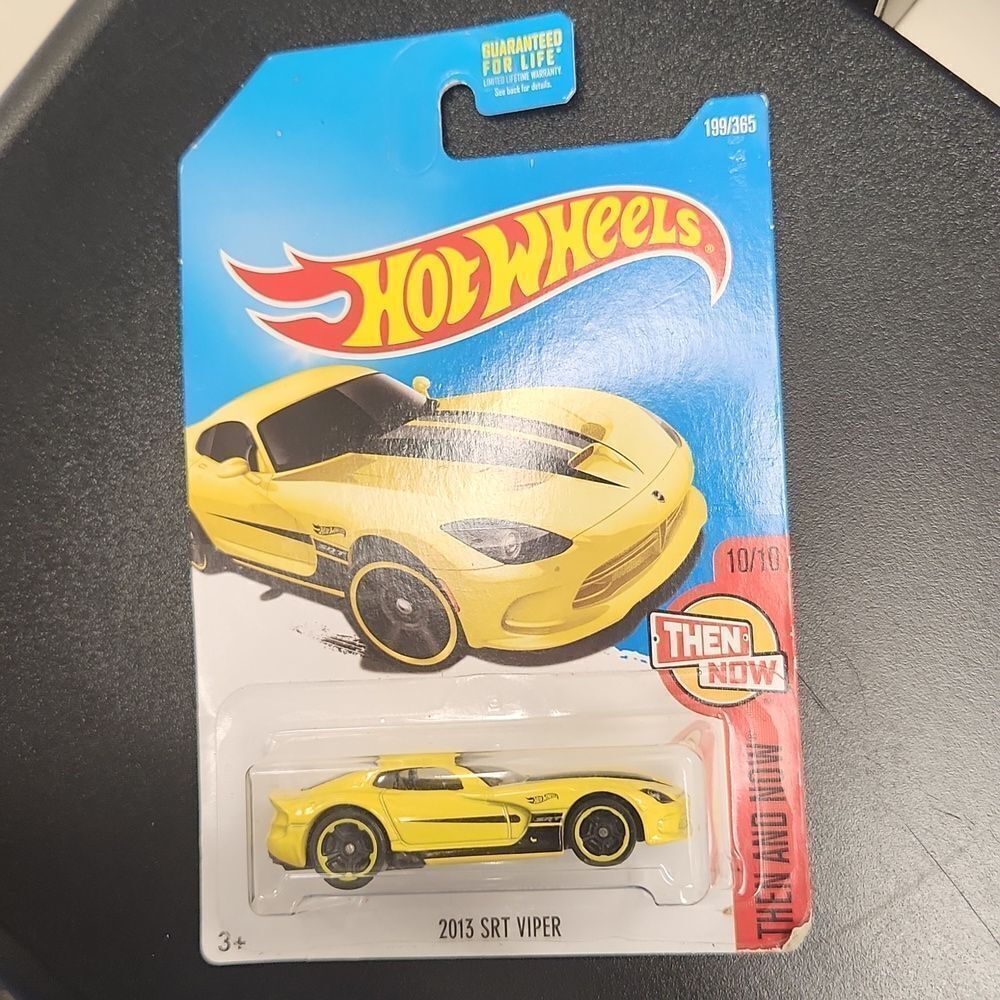 Hot Wheels 2015 SRT VIPER 2013 NIP
